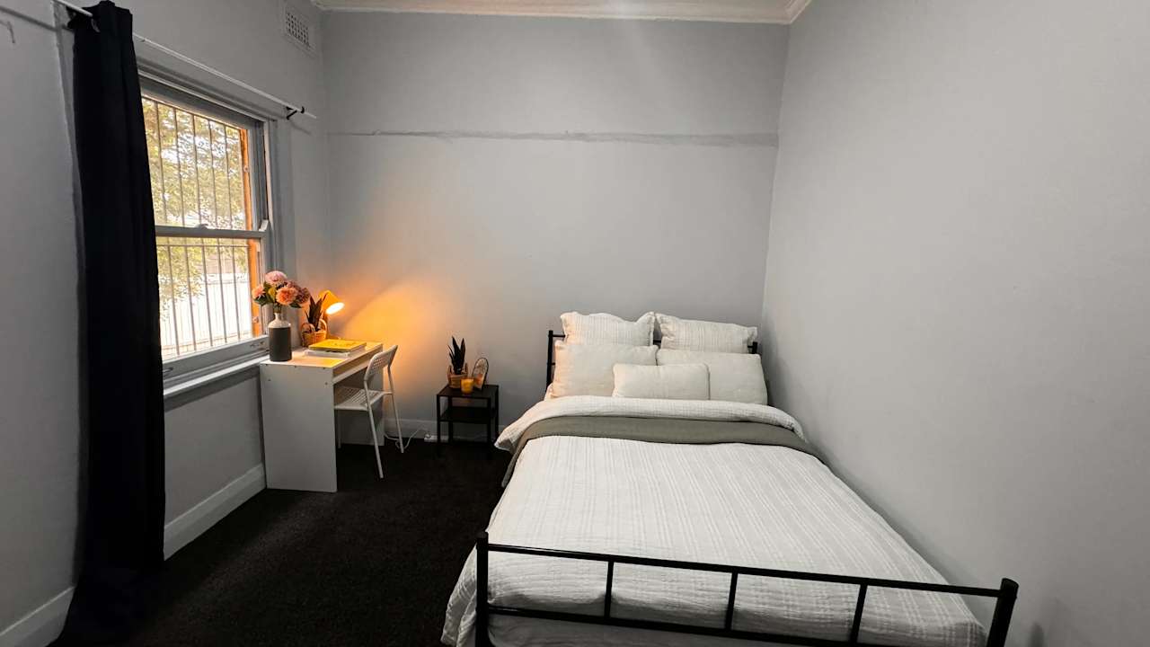 Furnished room in a share house