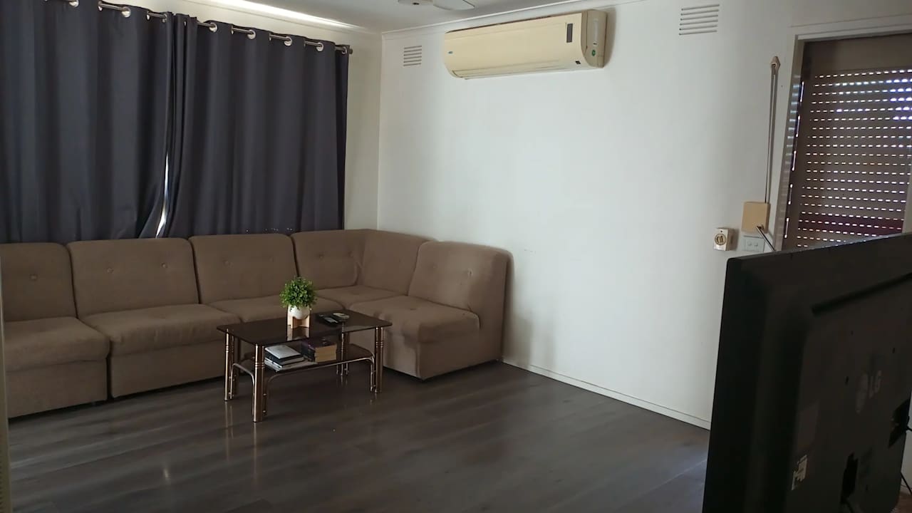 Room in a share house