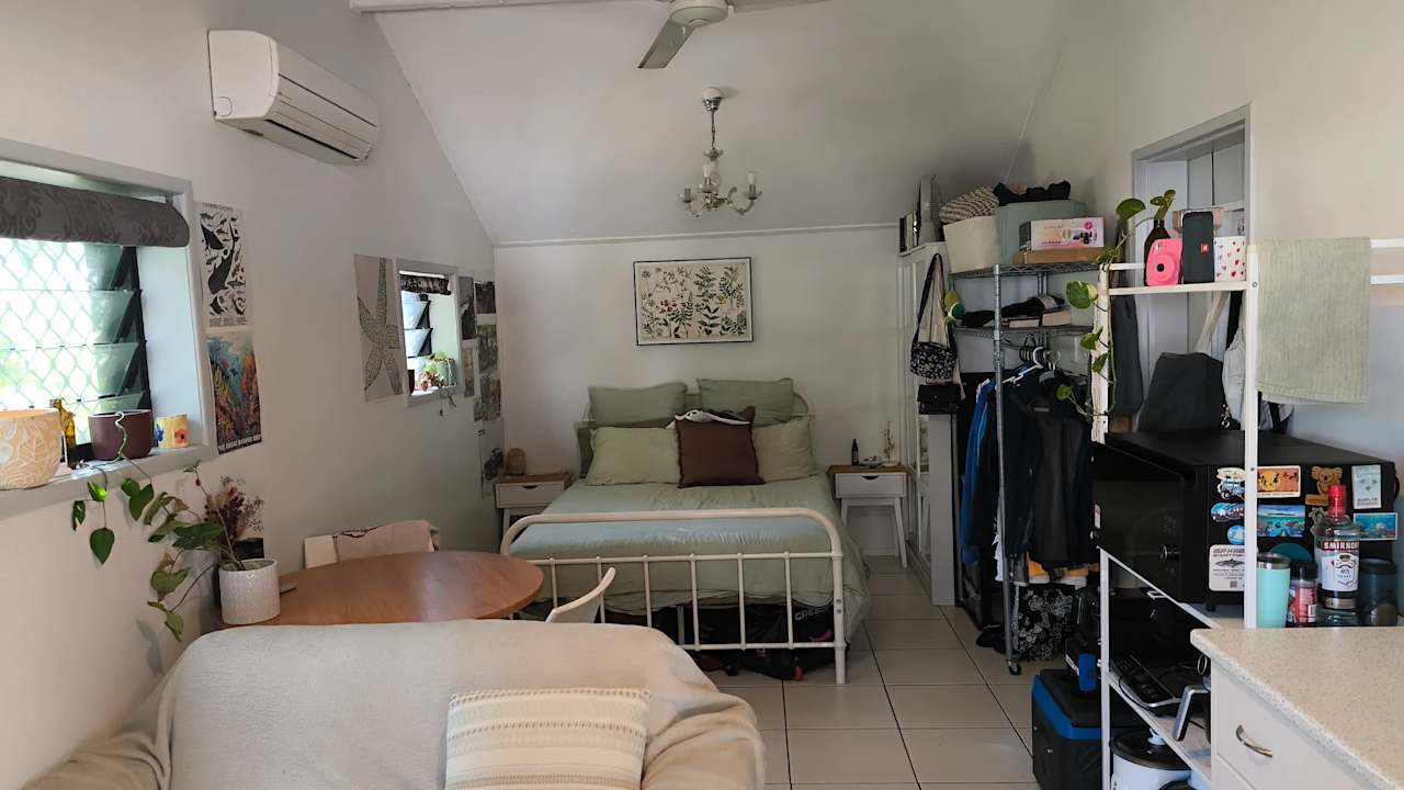 Furnished room studio flat for rent