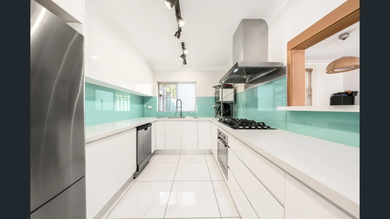 Room in a share house