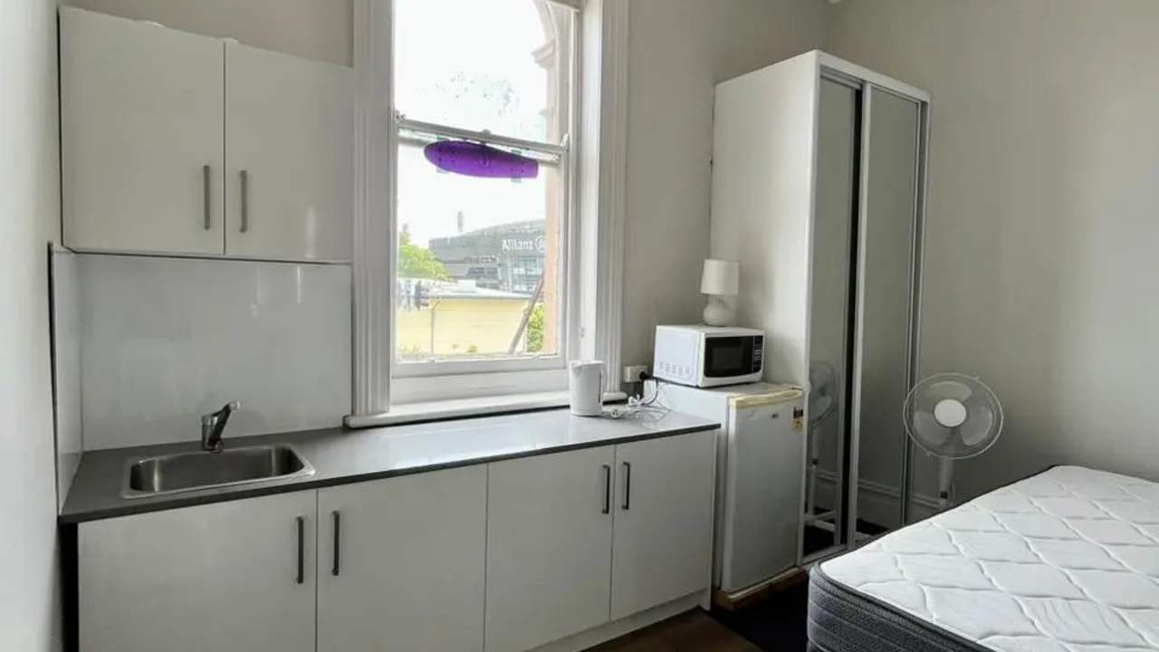 Furnished room studio flat for rent