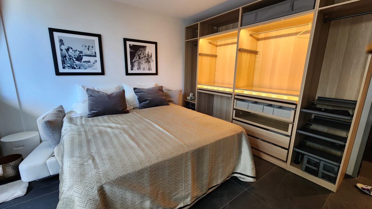 Furnished room in a flatshare