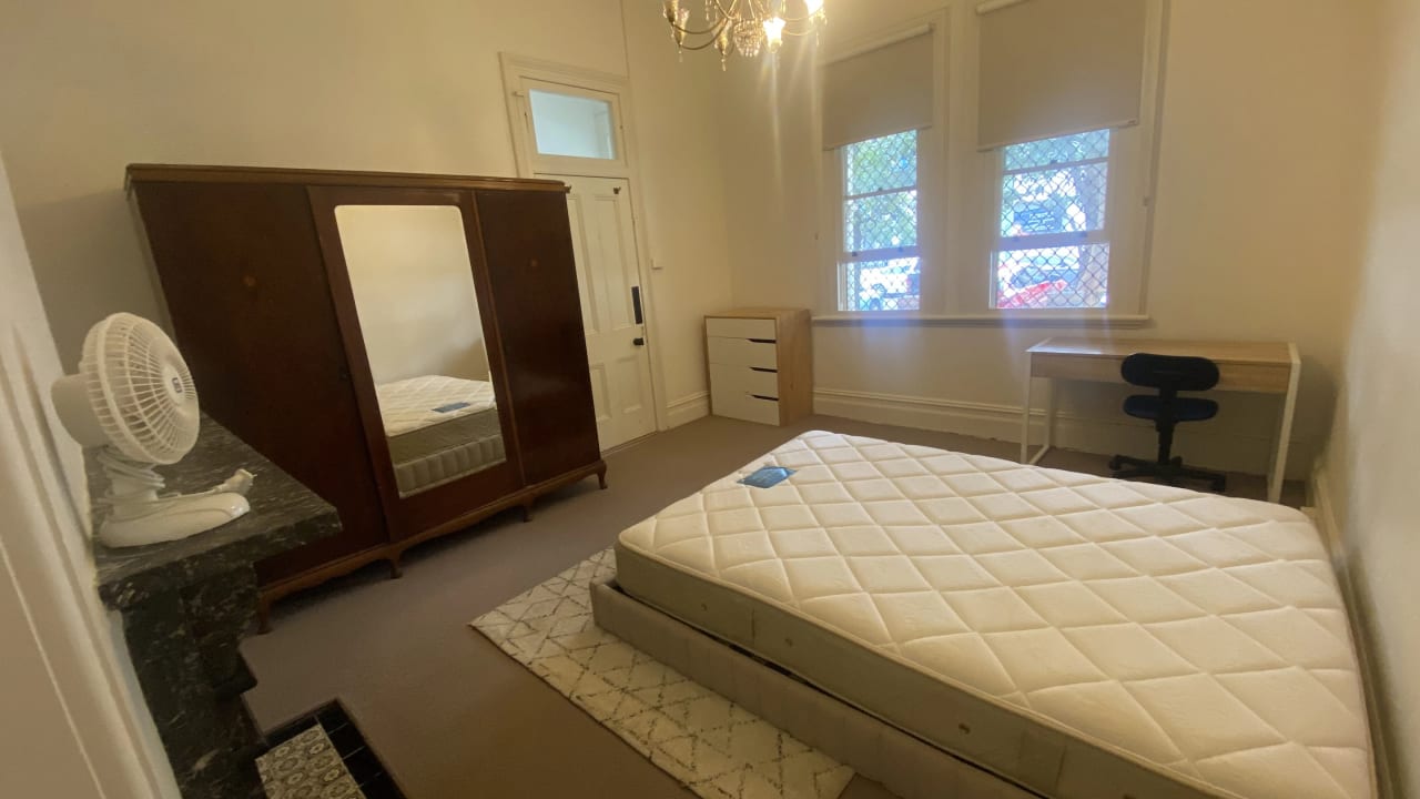 Furnished room in a share house