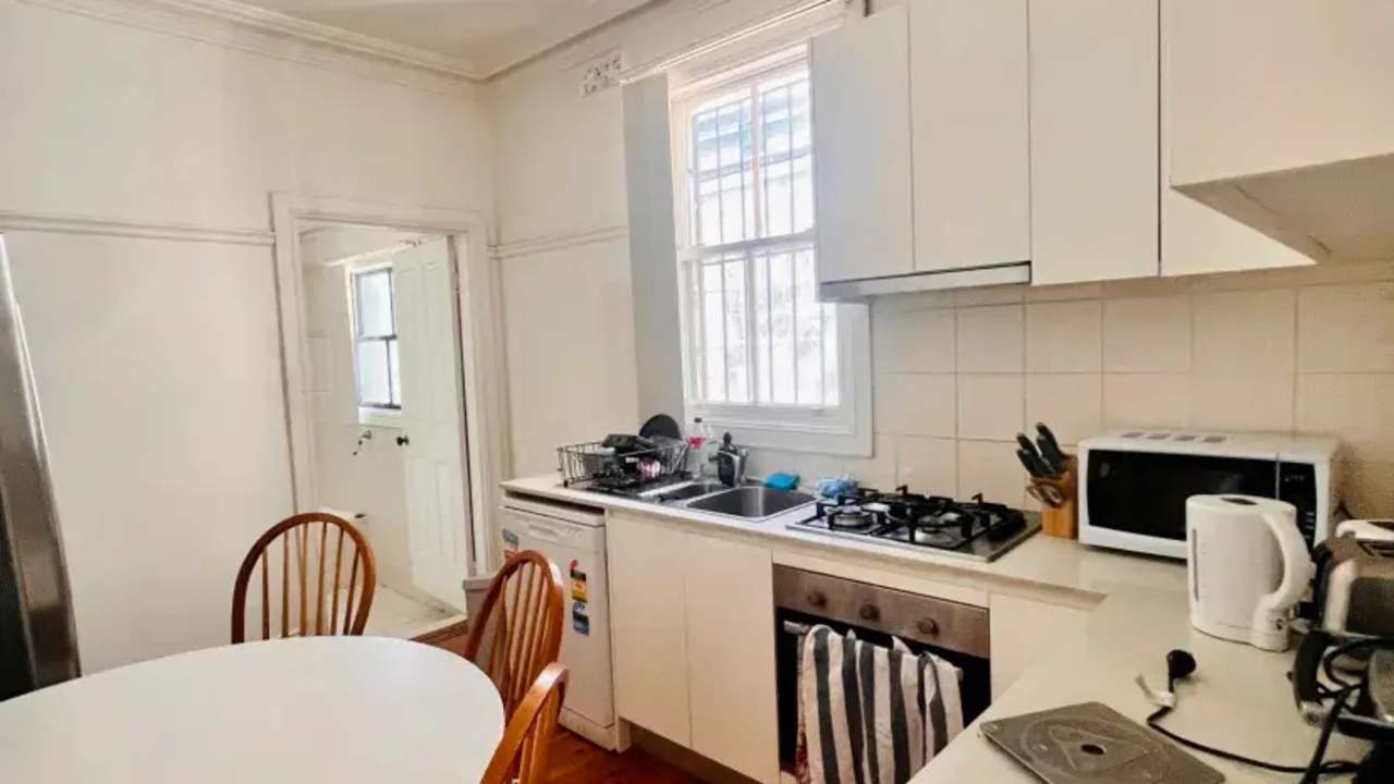 Room in a share house