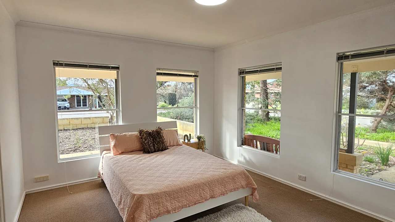 Furnished room in a share house