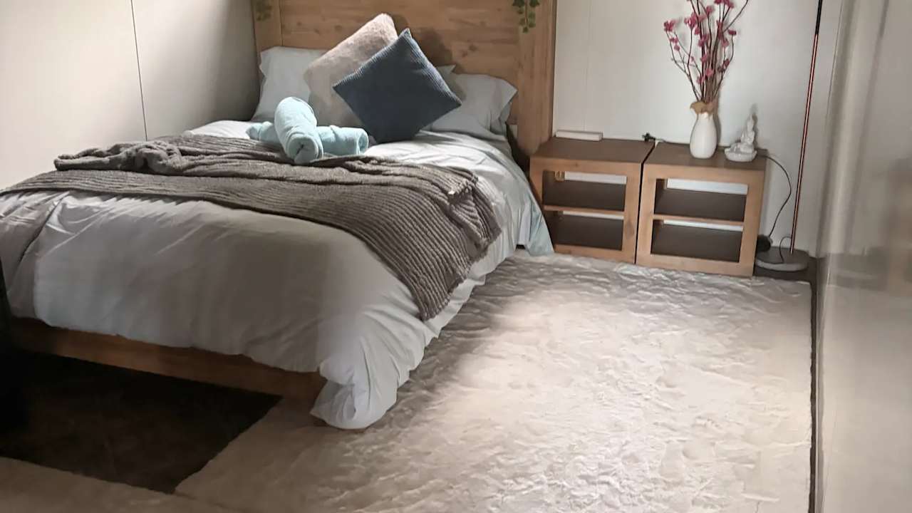 Room in a share house