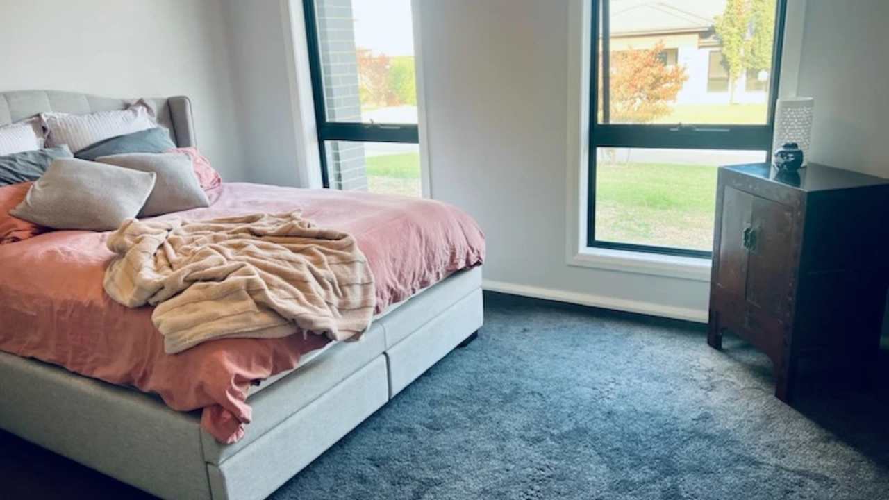 Room in a share house