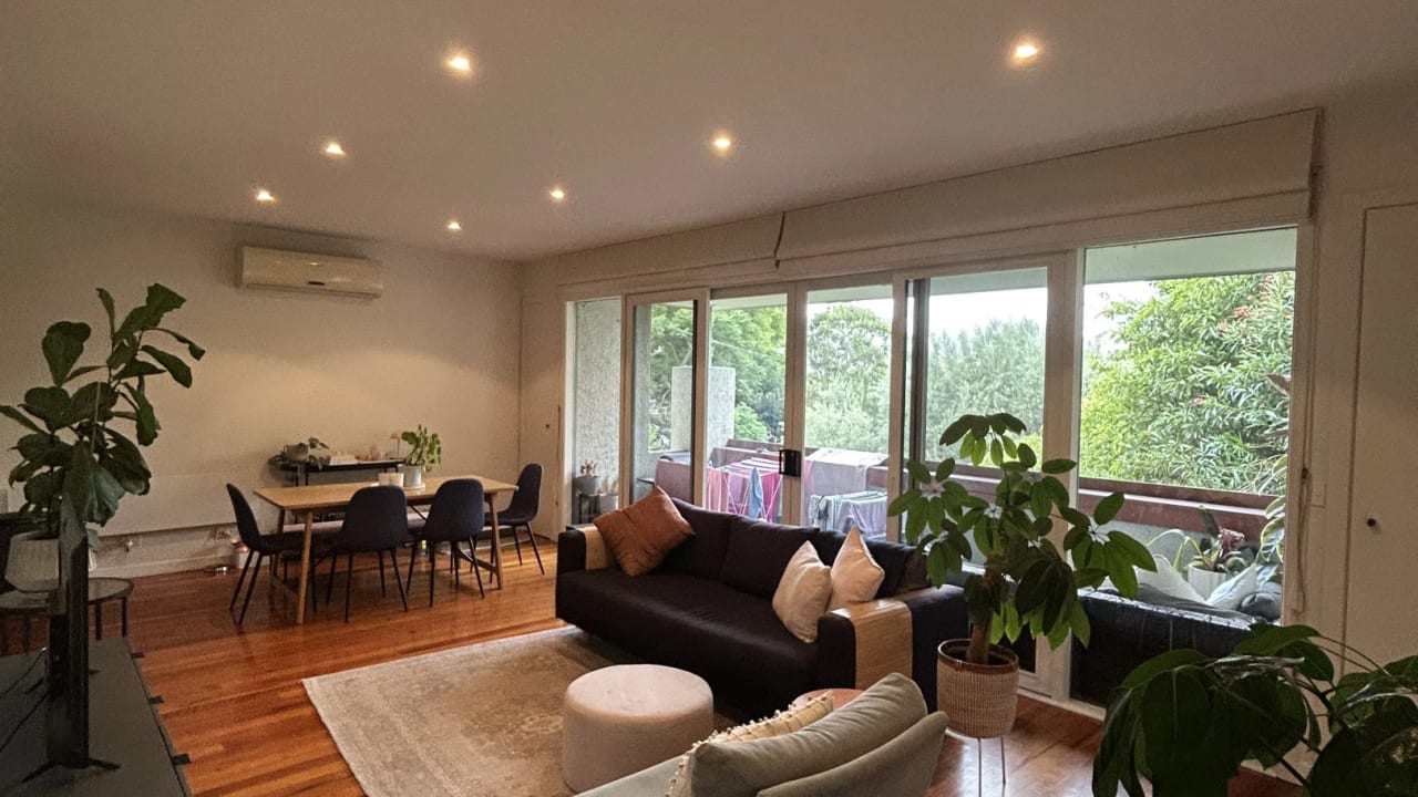 Unfurnished room in a flatshare