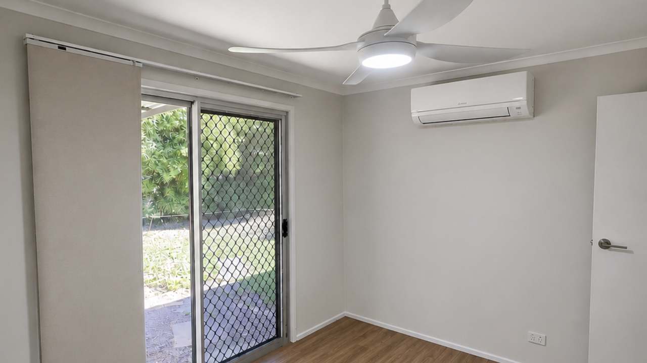 Room in a share house