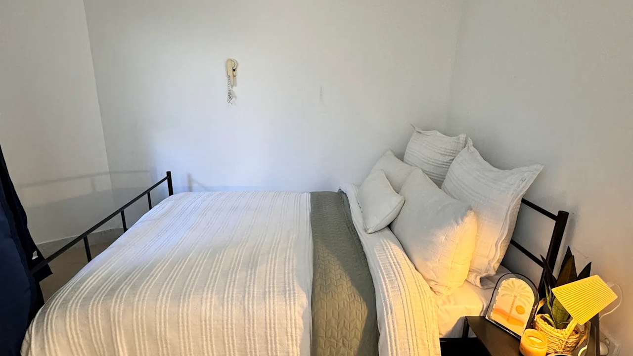 Furnished room studio flat for rent