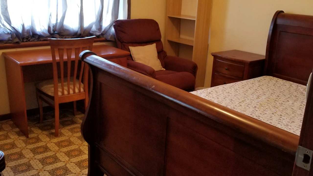 Furnished room in a share house