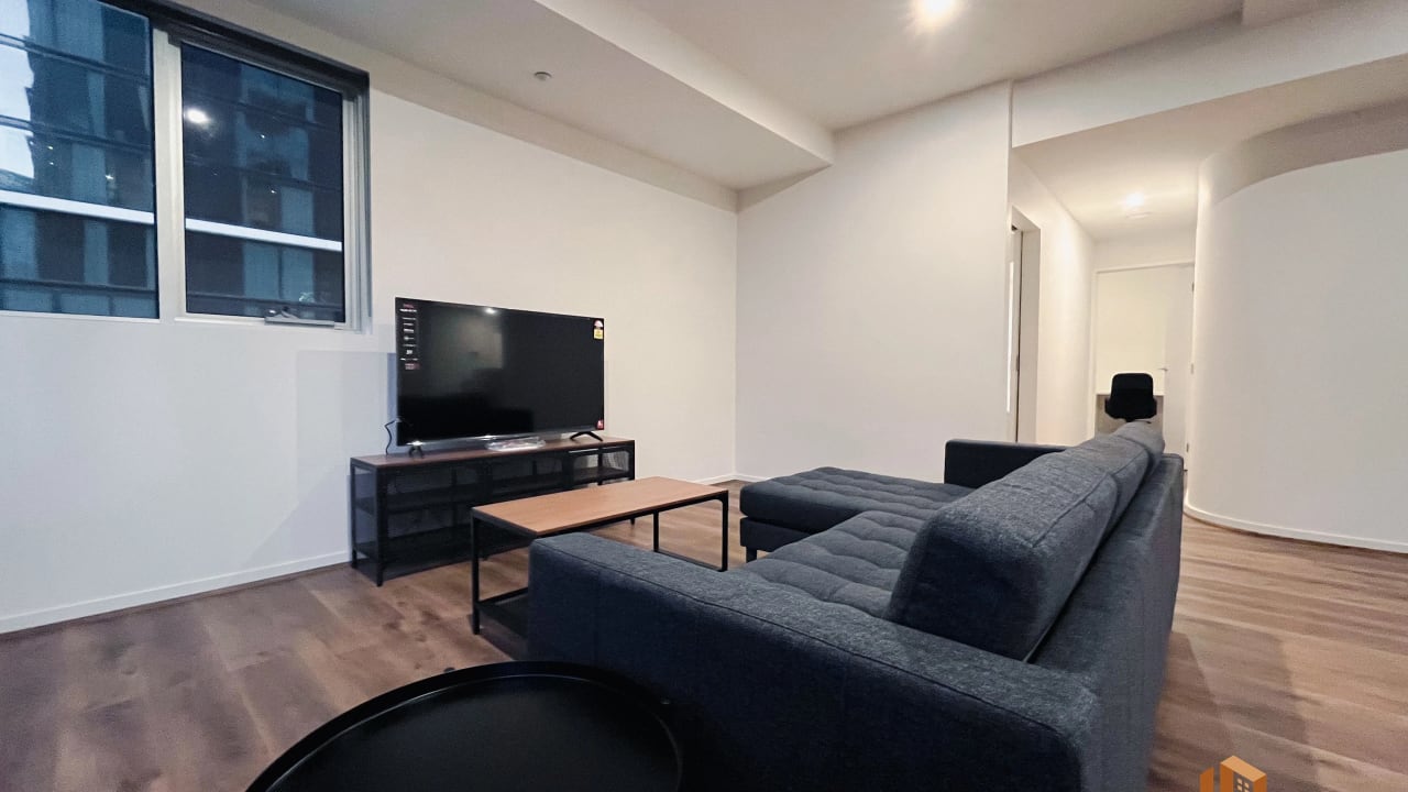 Furnished room with ensuite in a flatshare