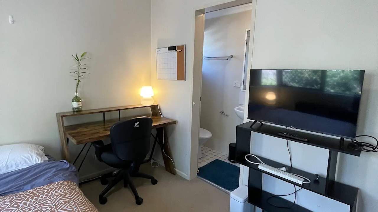 Room with ensuite in a flatshare