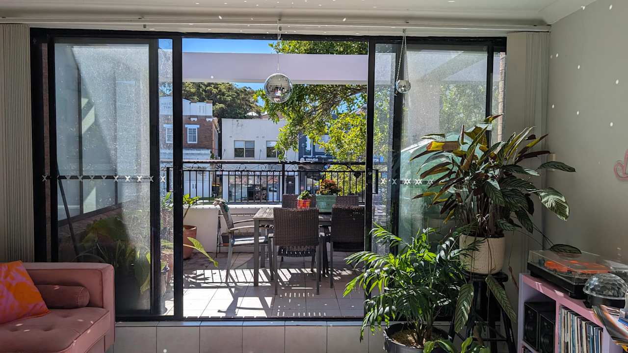 Unfurnished room in a flatshare