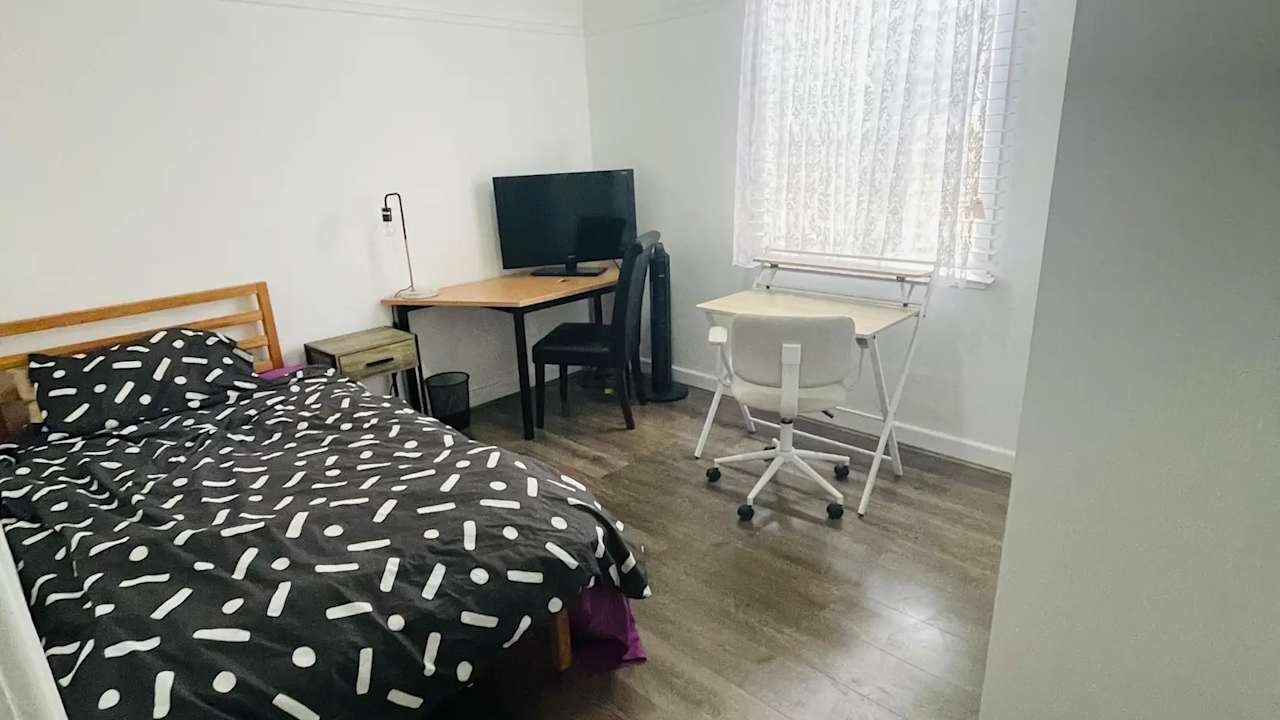 Room in a share house