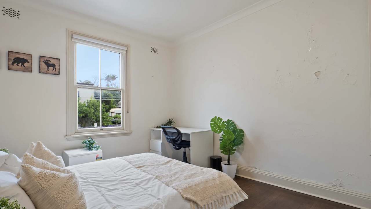 Furnished room in a share house