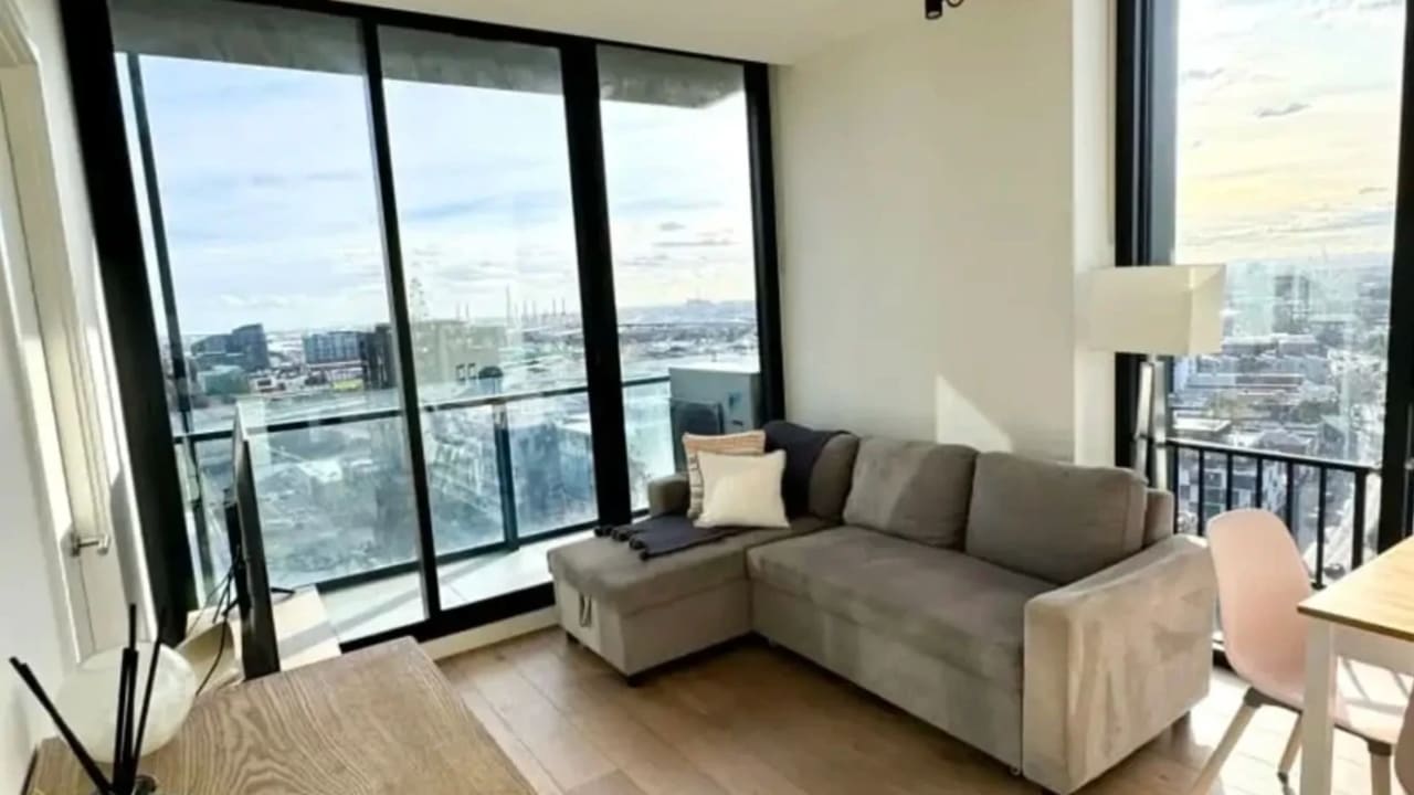 Furnished room with ensuite in a flatshare