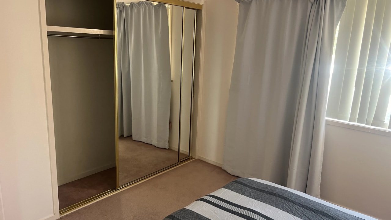 Room in a share house
