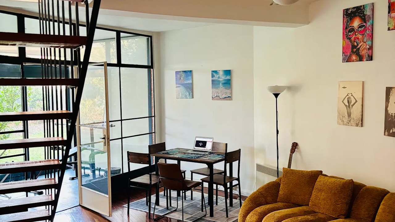 Room in a share house