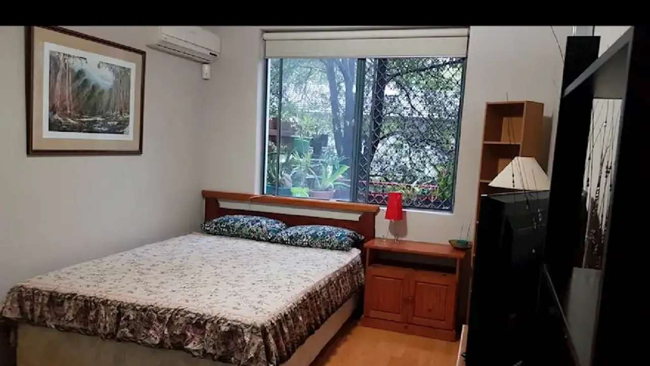 Furnished room with ensuite in a flatshare