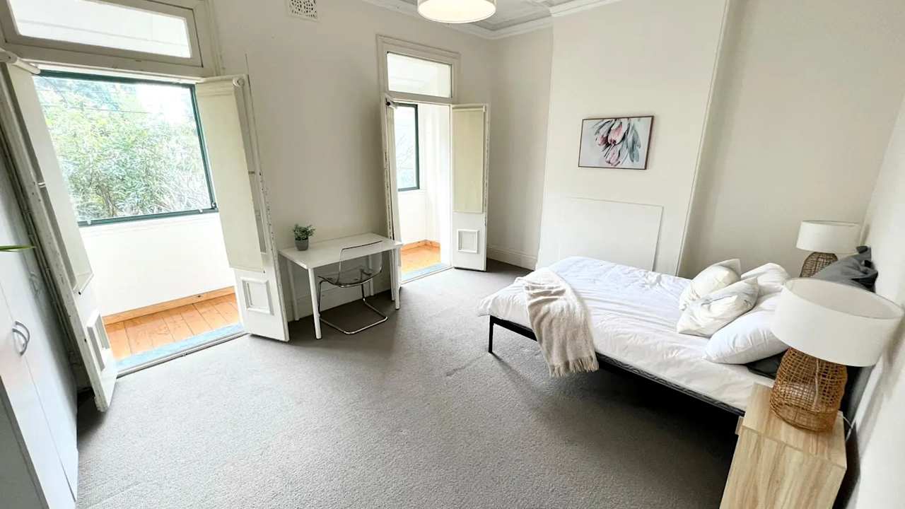 Room in a share house