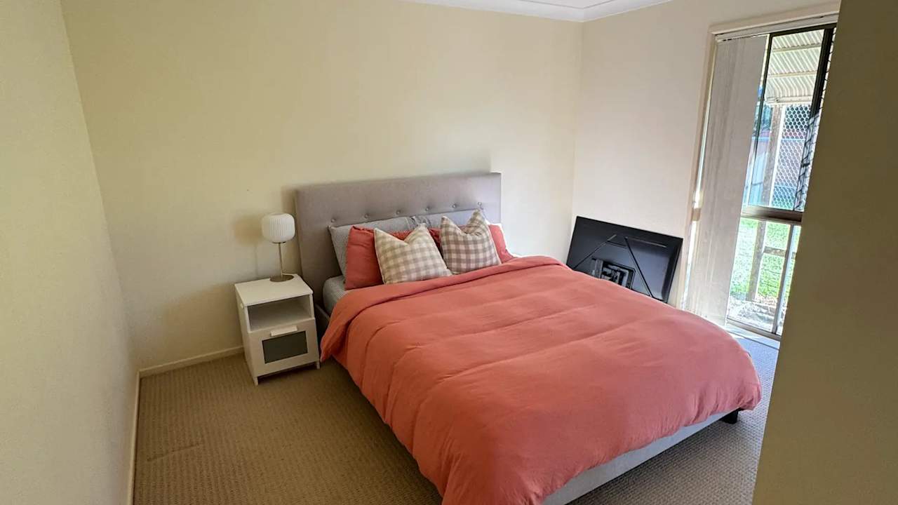 Room in a share house