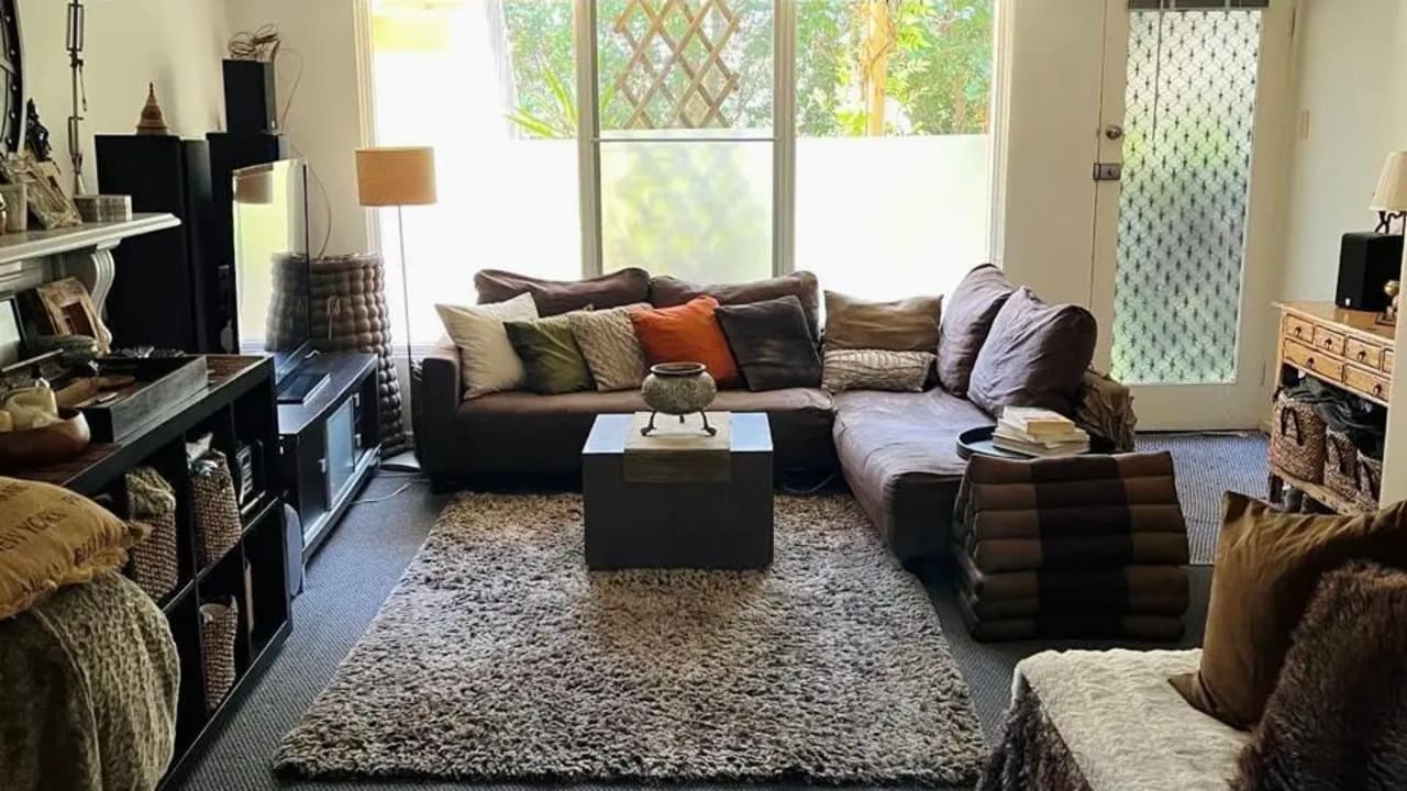Furnished room in a flatshare