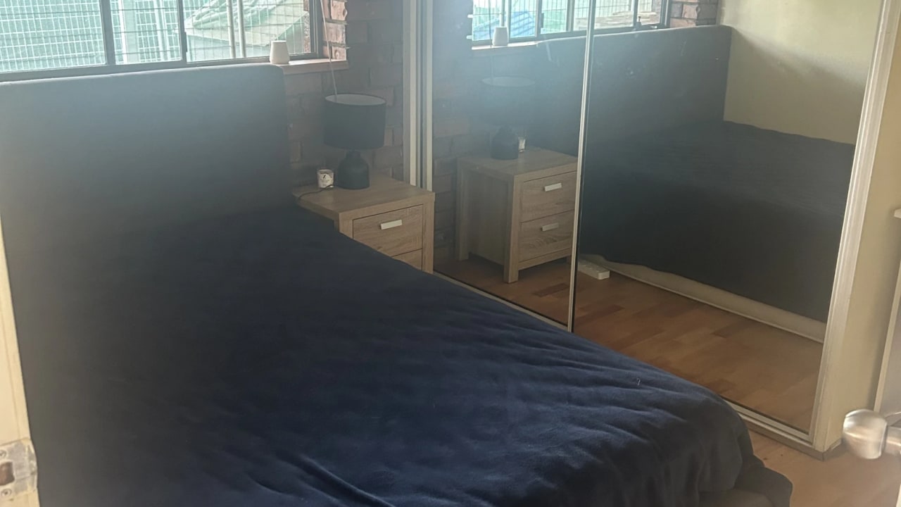 Room in a share house