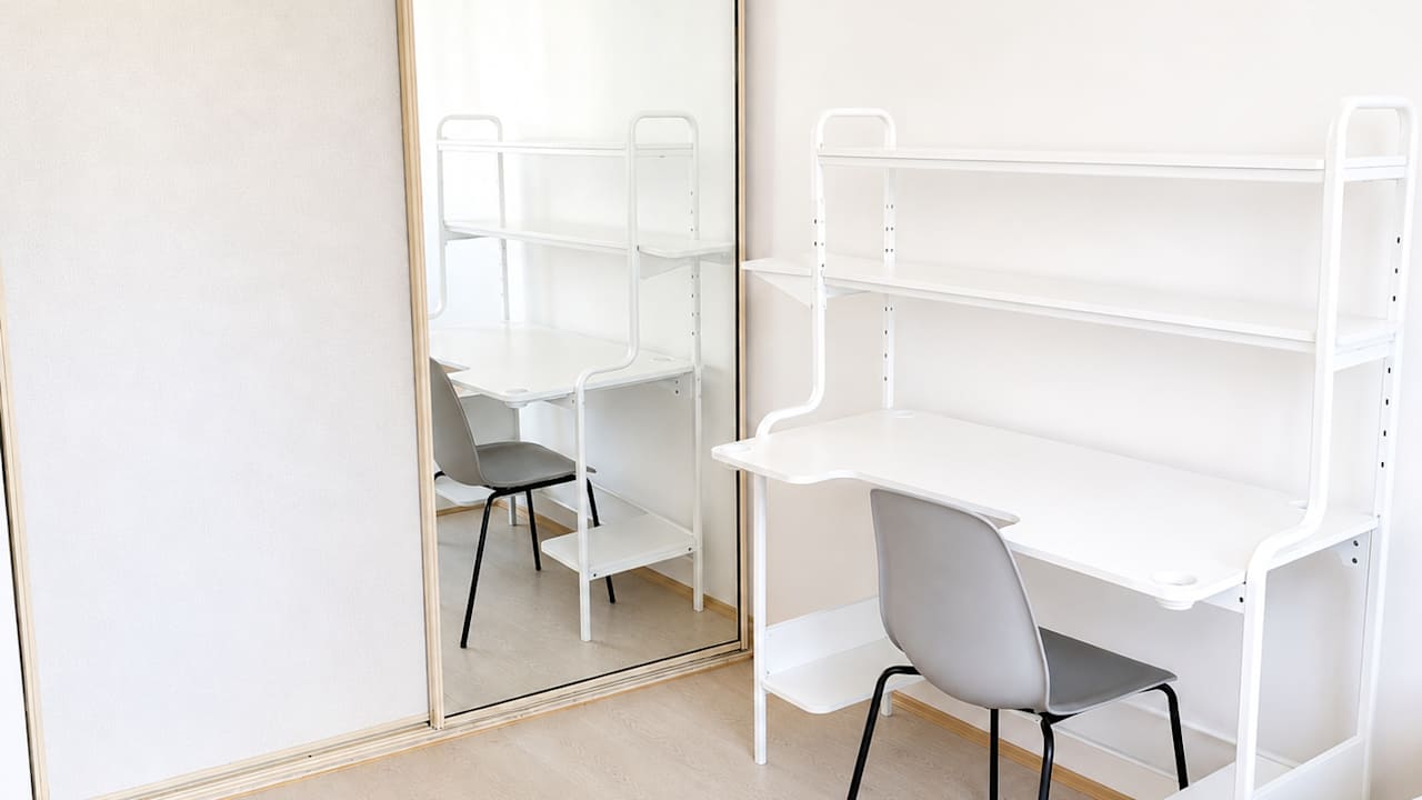 Furnished room in a flatshare