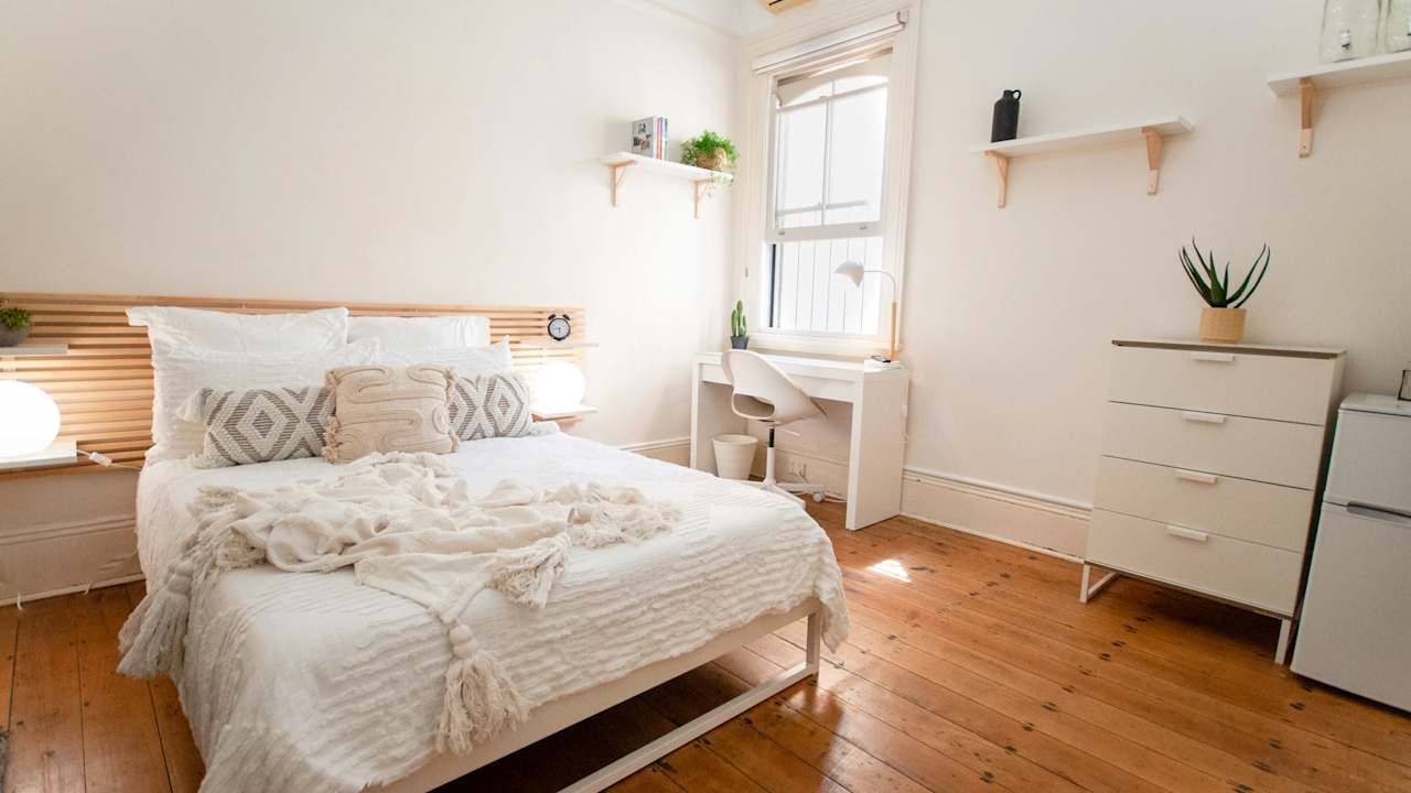 Furnished room in a share house