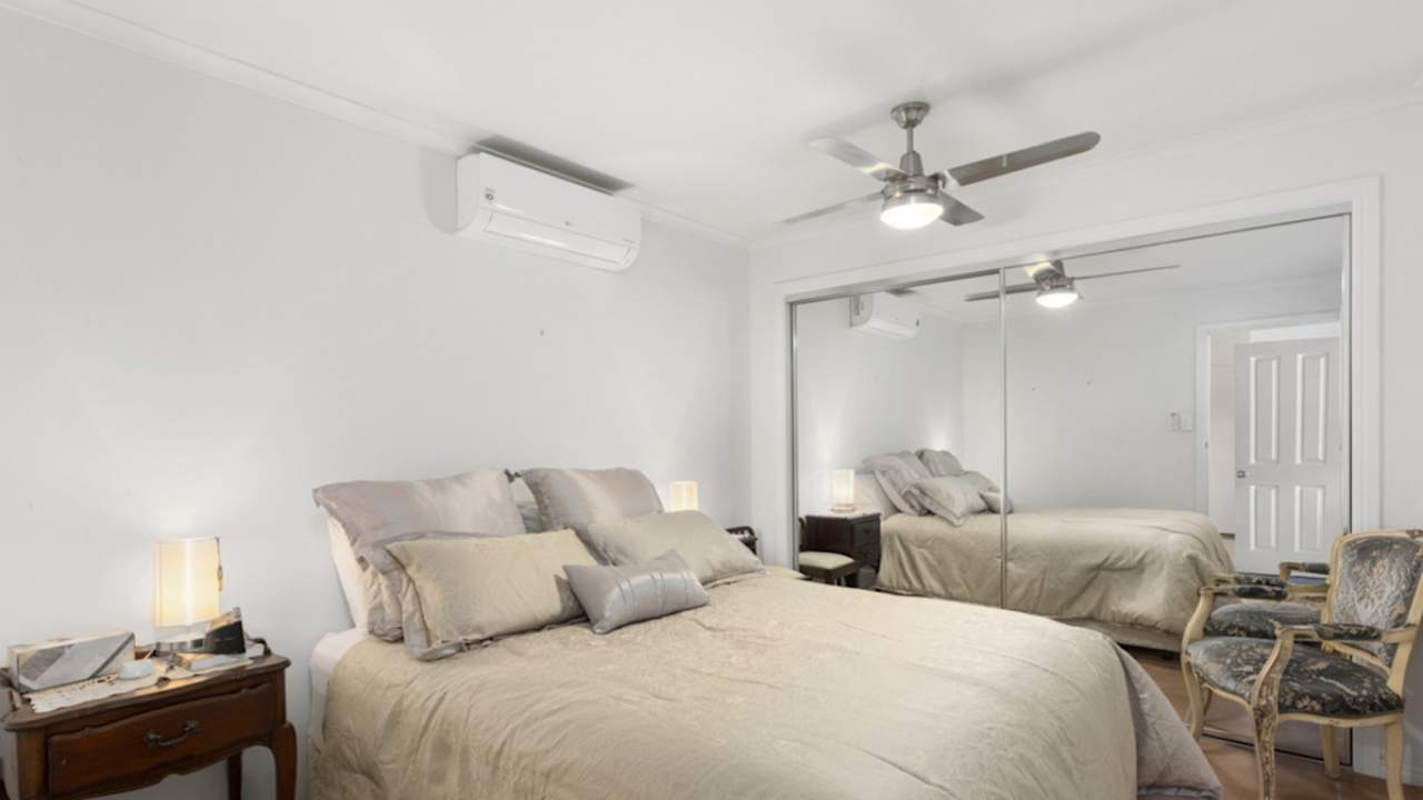 Whole property with 3 rooms for rent