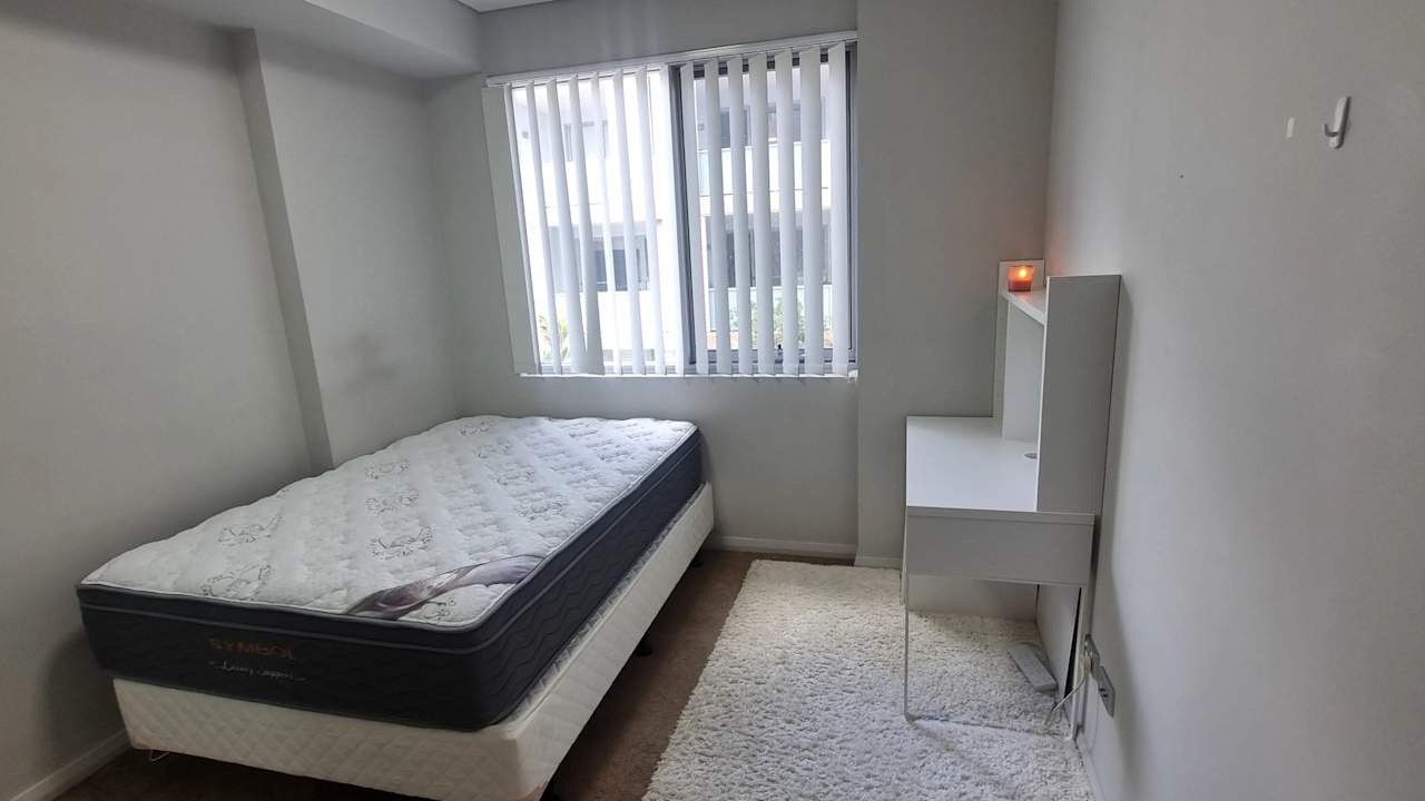 Furnished room with ensuite in a flatshare