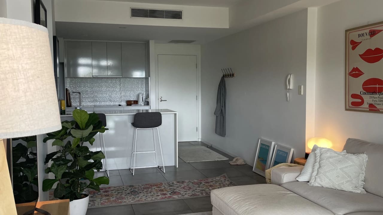 Unfurnished room with own bathroom