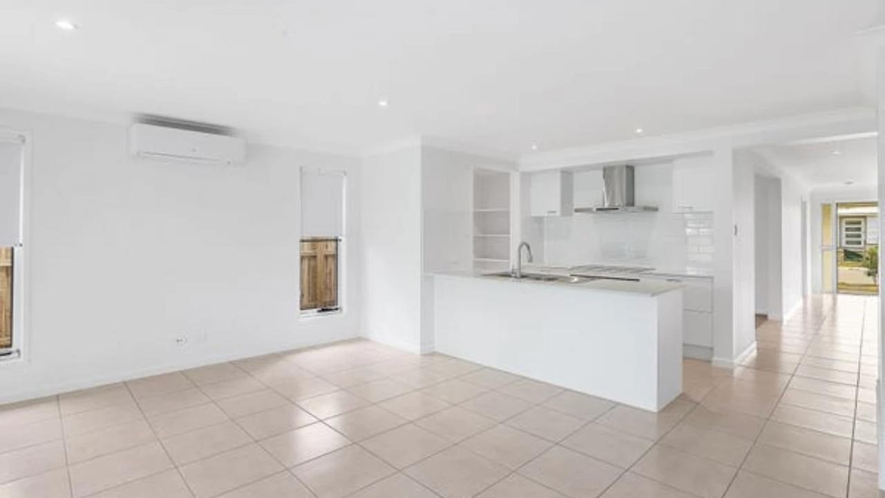 Unfurnished room in a share house