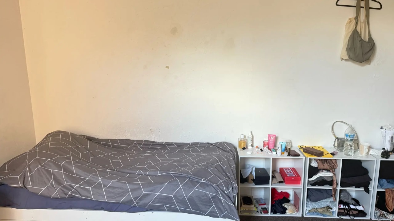 Furnished room in a flatshare