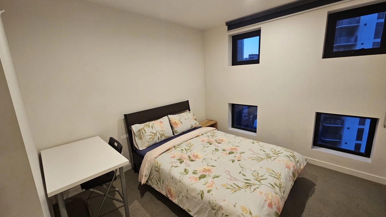 Furnished room in a flatshare