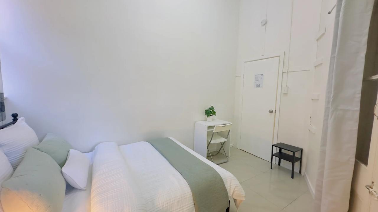 Furnished room in a flatshare