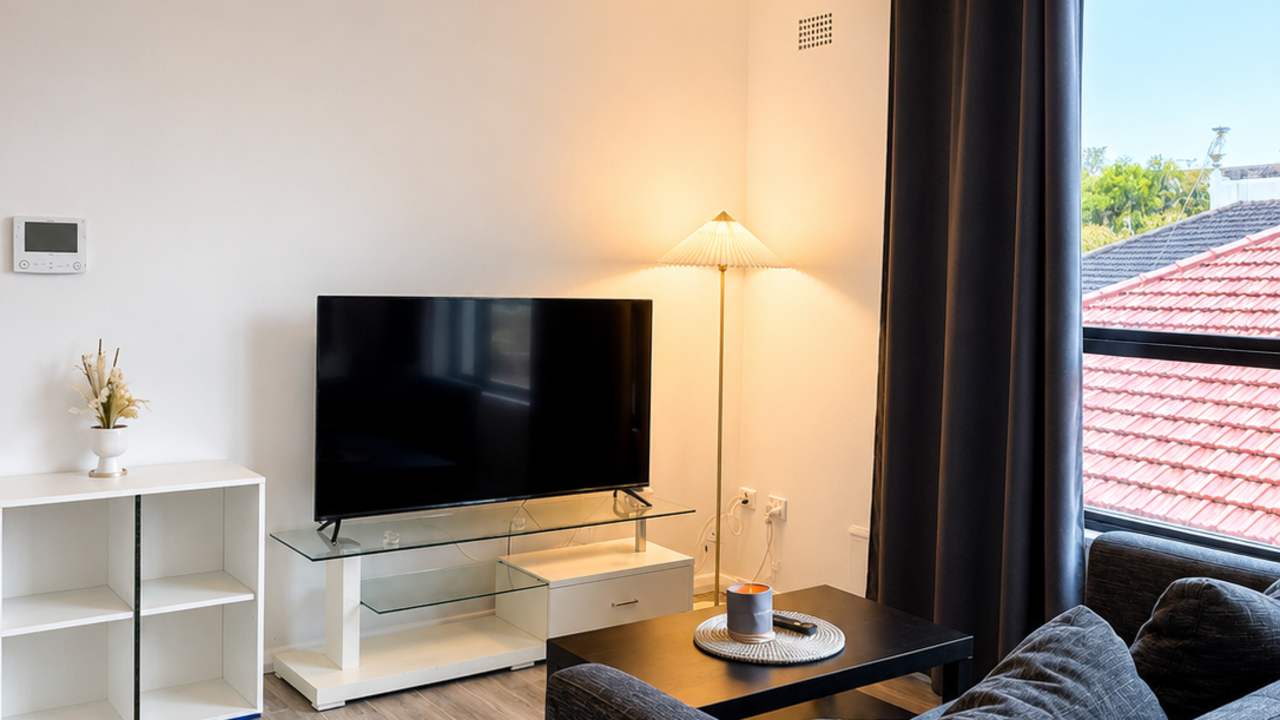 Furnished room with ensuite in a flatshare