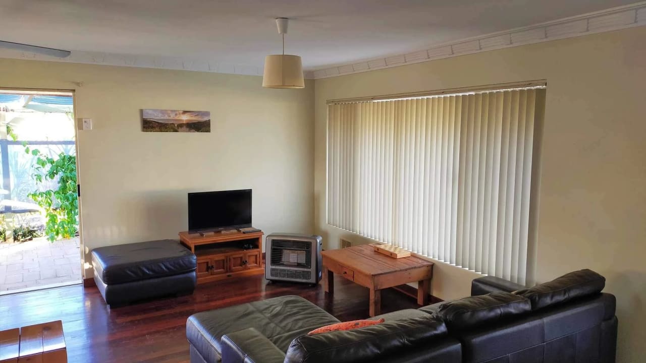 Room in a share house