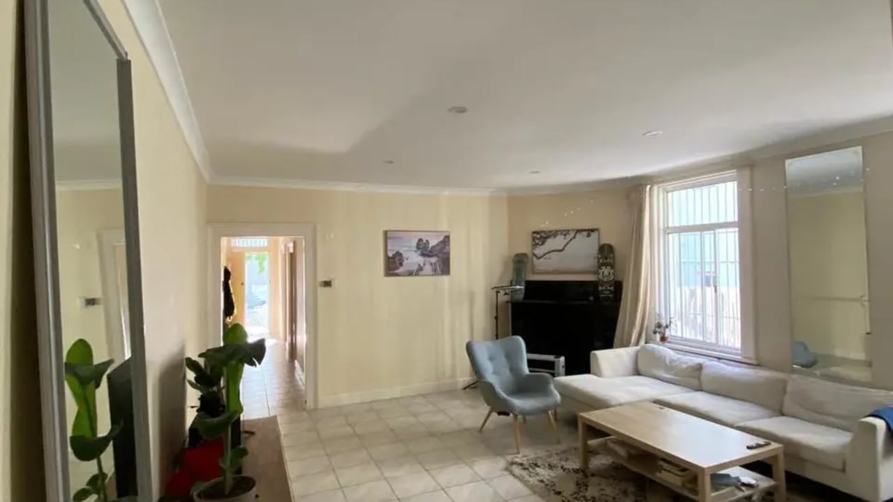 Furnished room in a share house