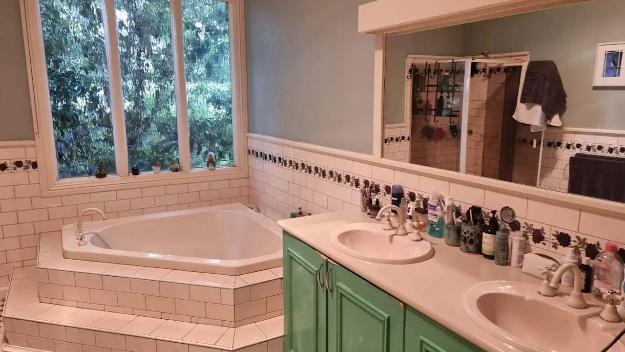 Whole property with 3 rooms for rent
