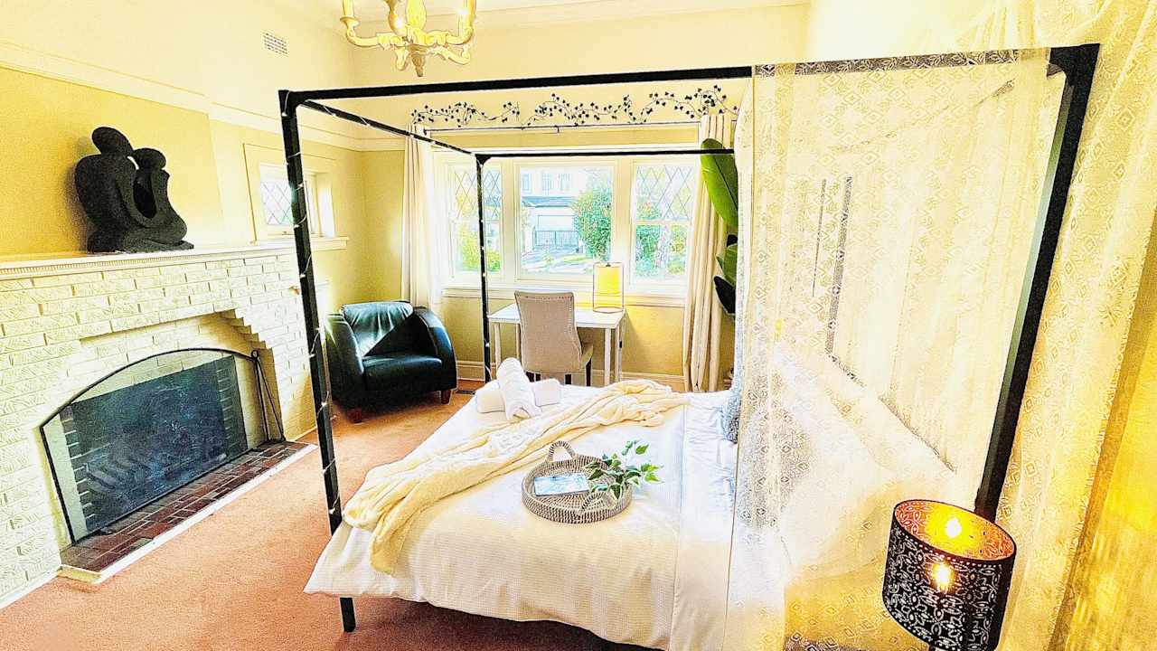 Furnished room in a share house