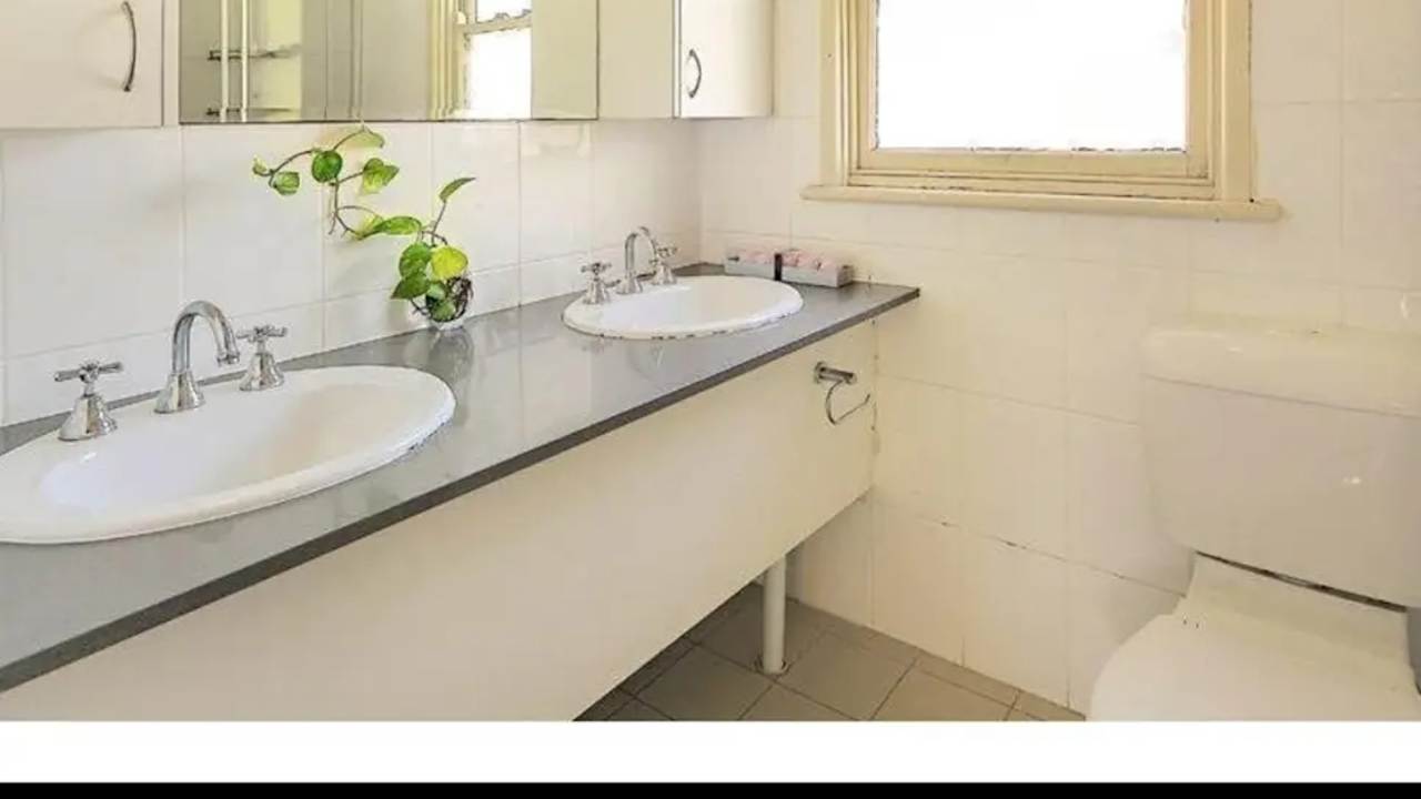 Unfurnished room in a share house