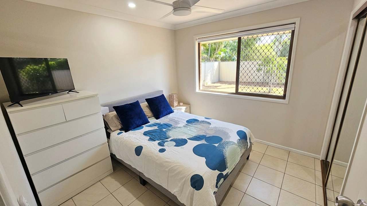 Furnished room in a share house