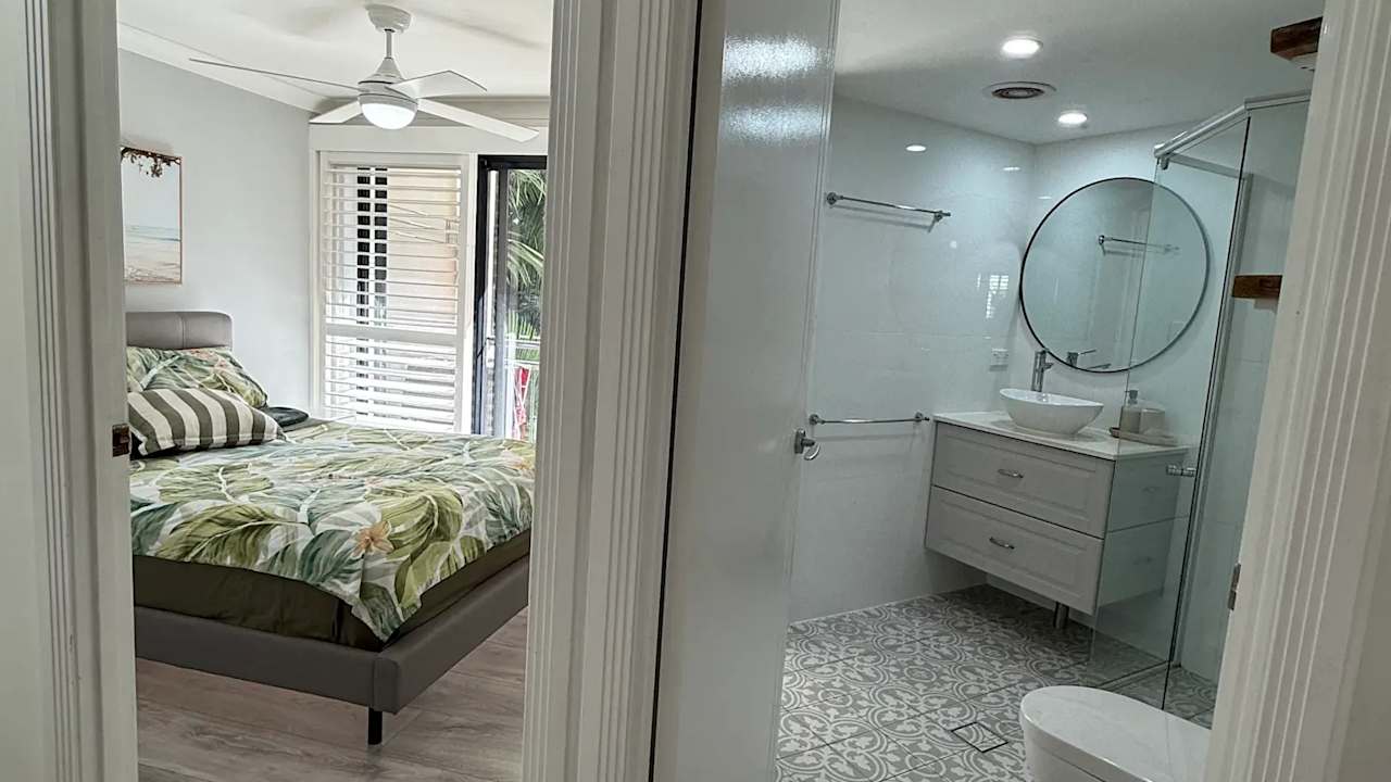 Furnished room with ensuite in a flatshare