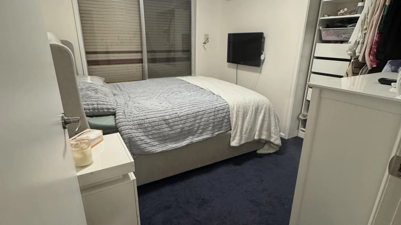 Unfurnished room in a share house