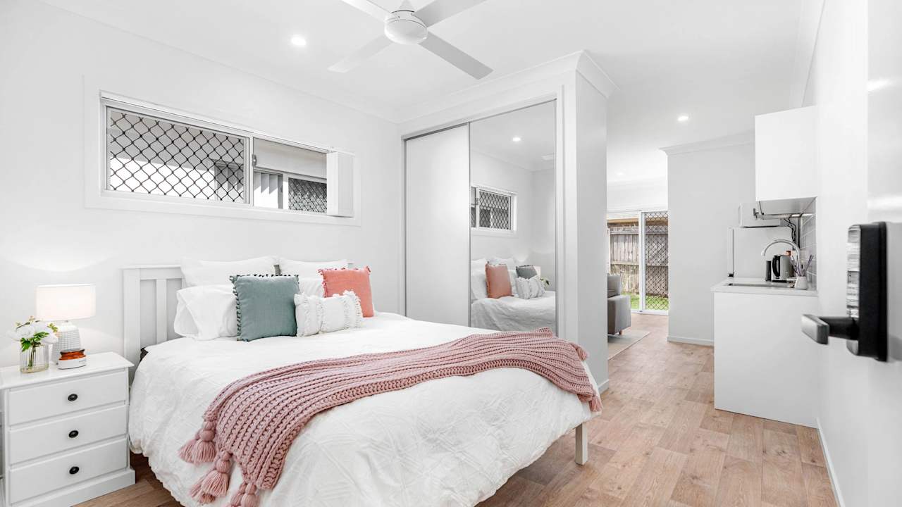 Furnished room studio flat for rent
