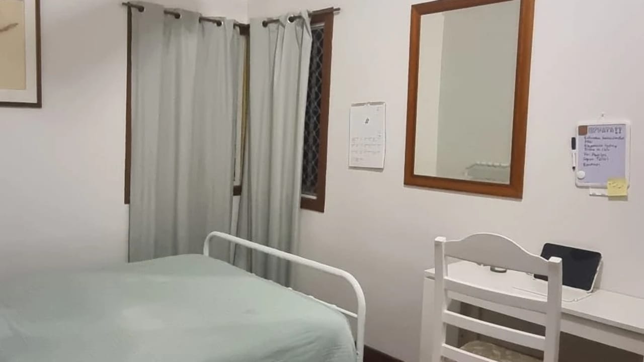 Furnished room in a share house