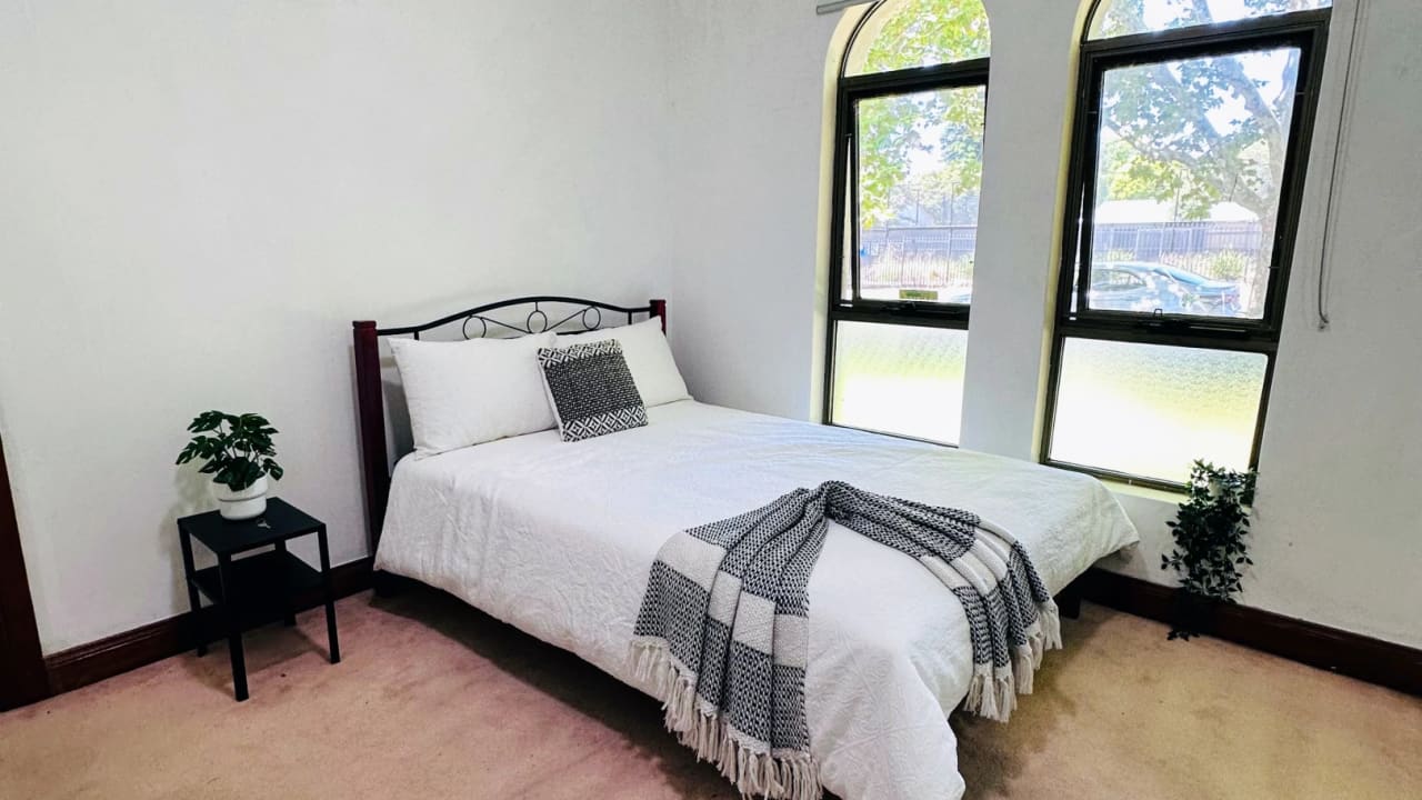 Furnished room in a share house