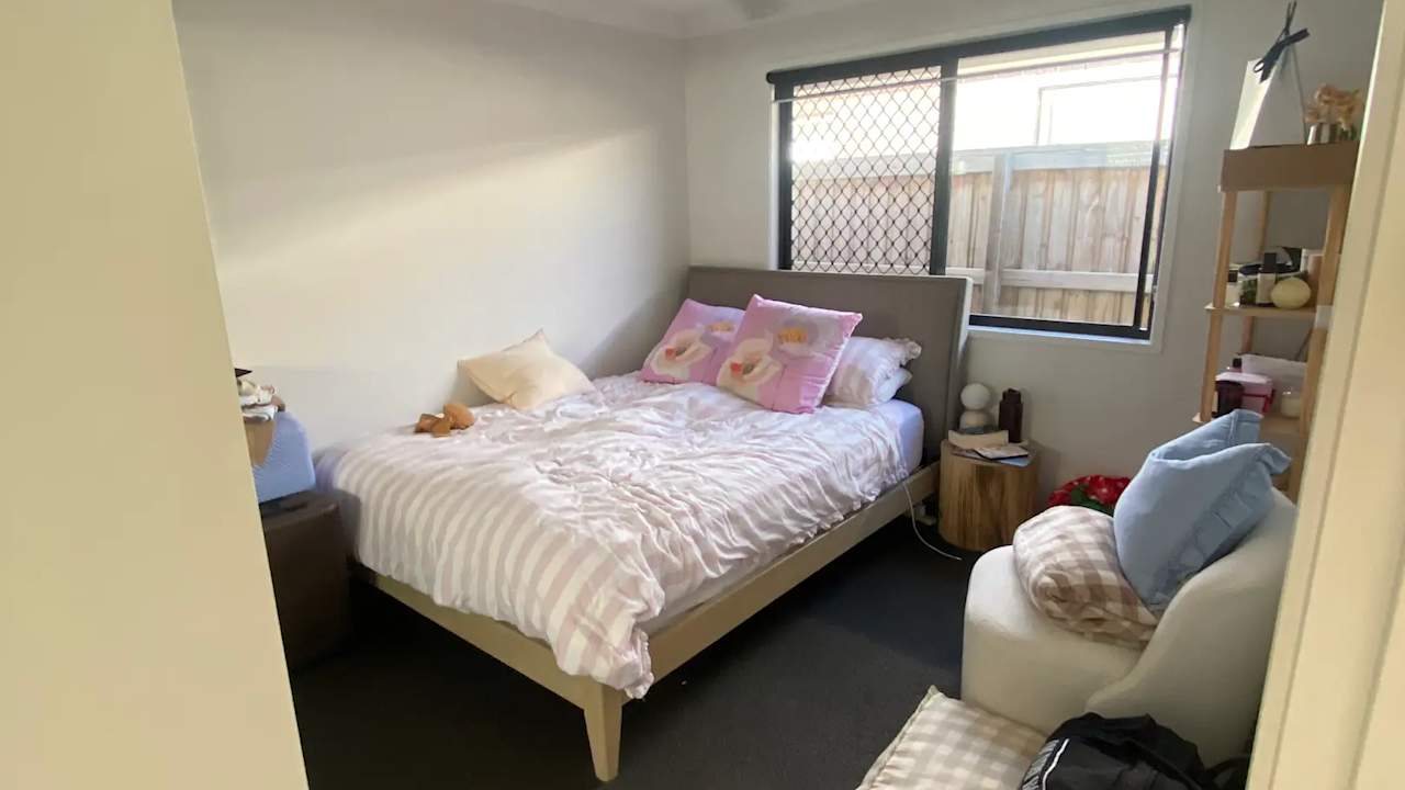 Unfurnished room in a share house